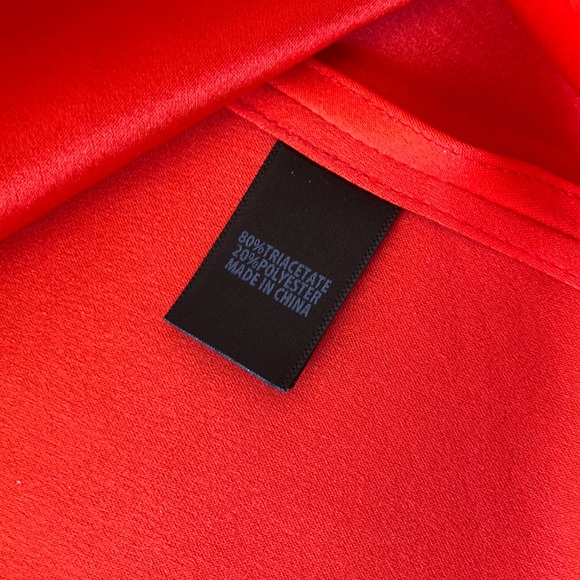 St. John liquid satin tank - Picture 6 of 7